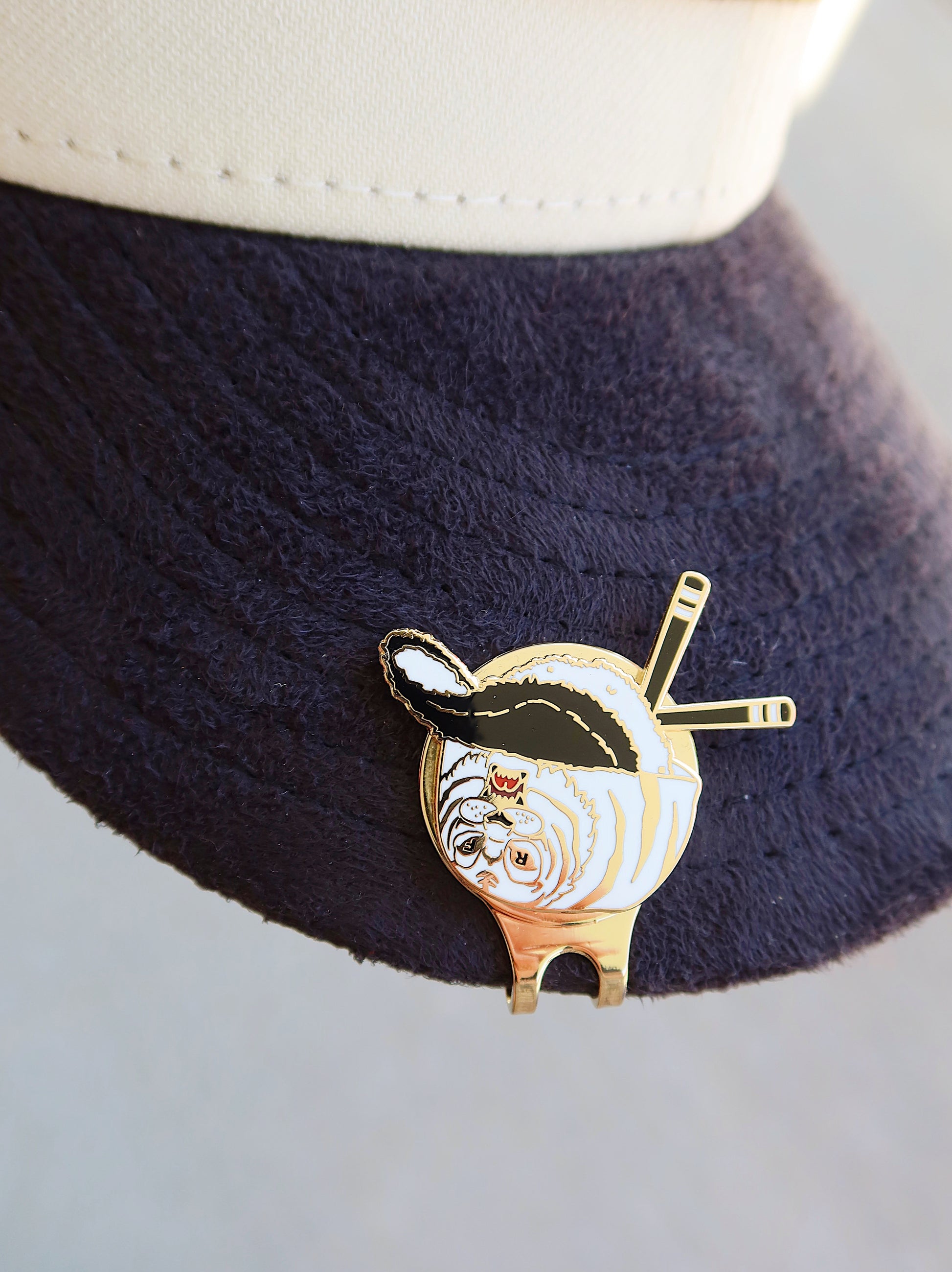 WHITE TIGER HAT CLIP