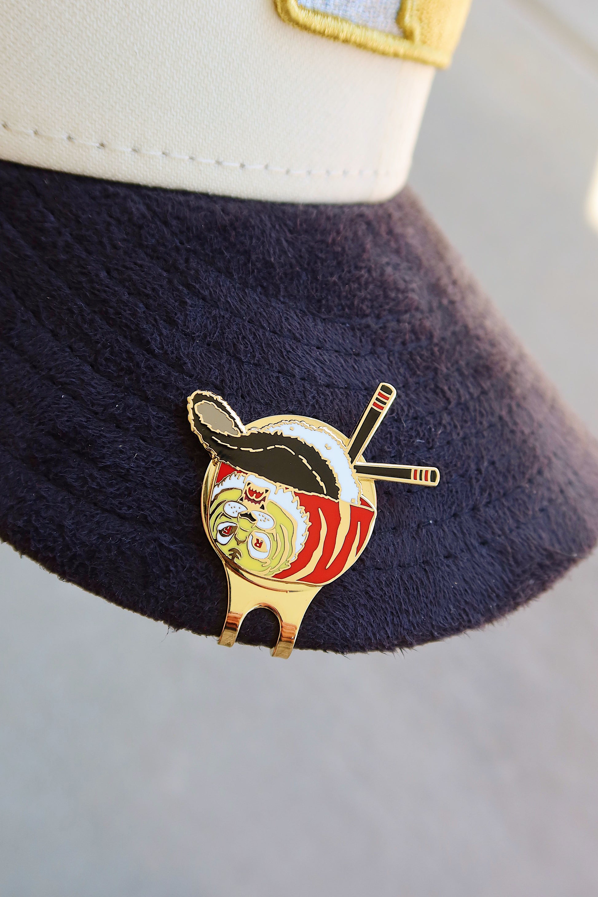 ANGRY TIGER HAT CLIP