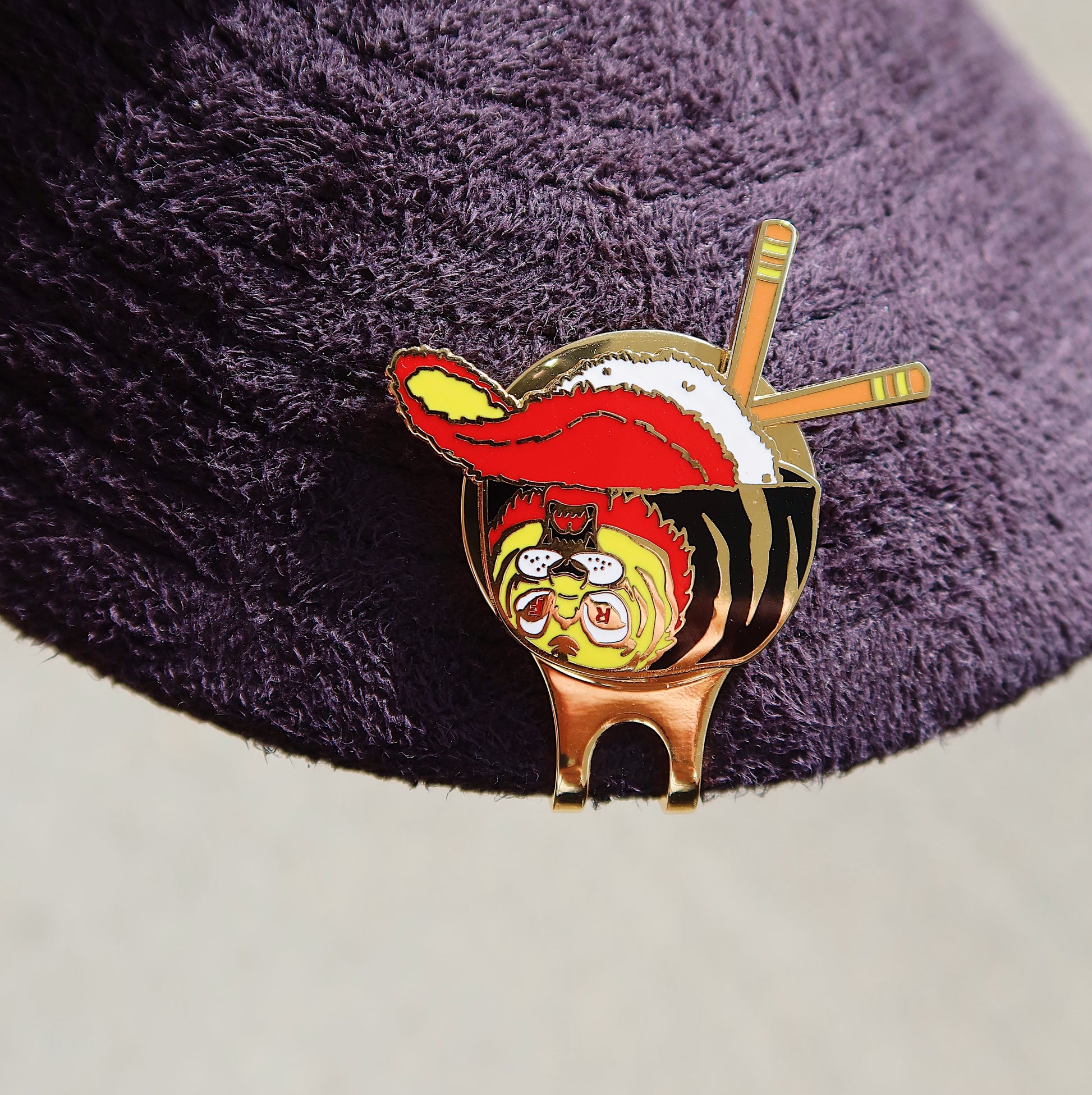 FIRE HOT TIGER HAT CLIP (SE)