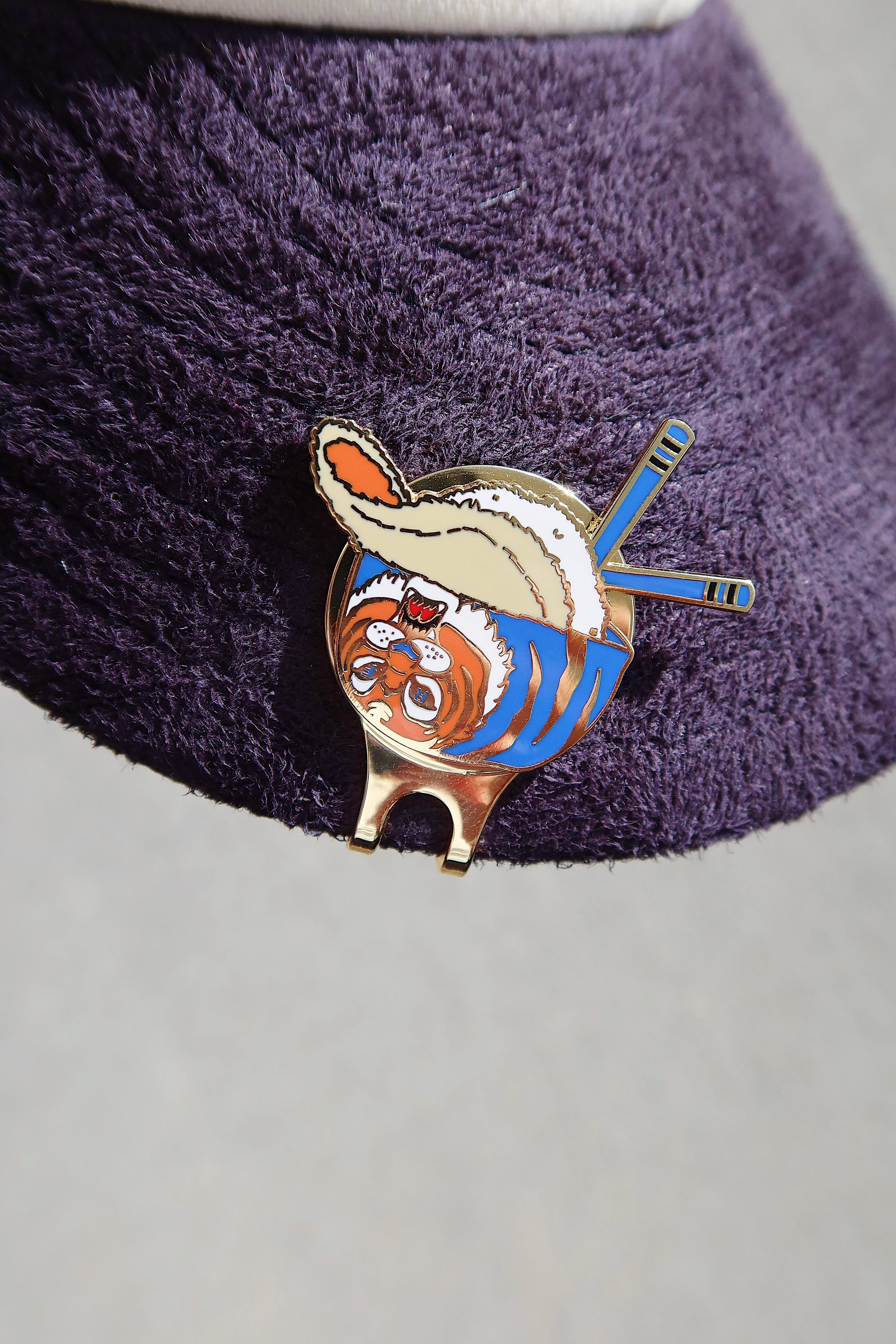 FROSTED STRIPES HAT CLIP (SE)