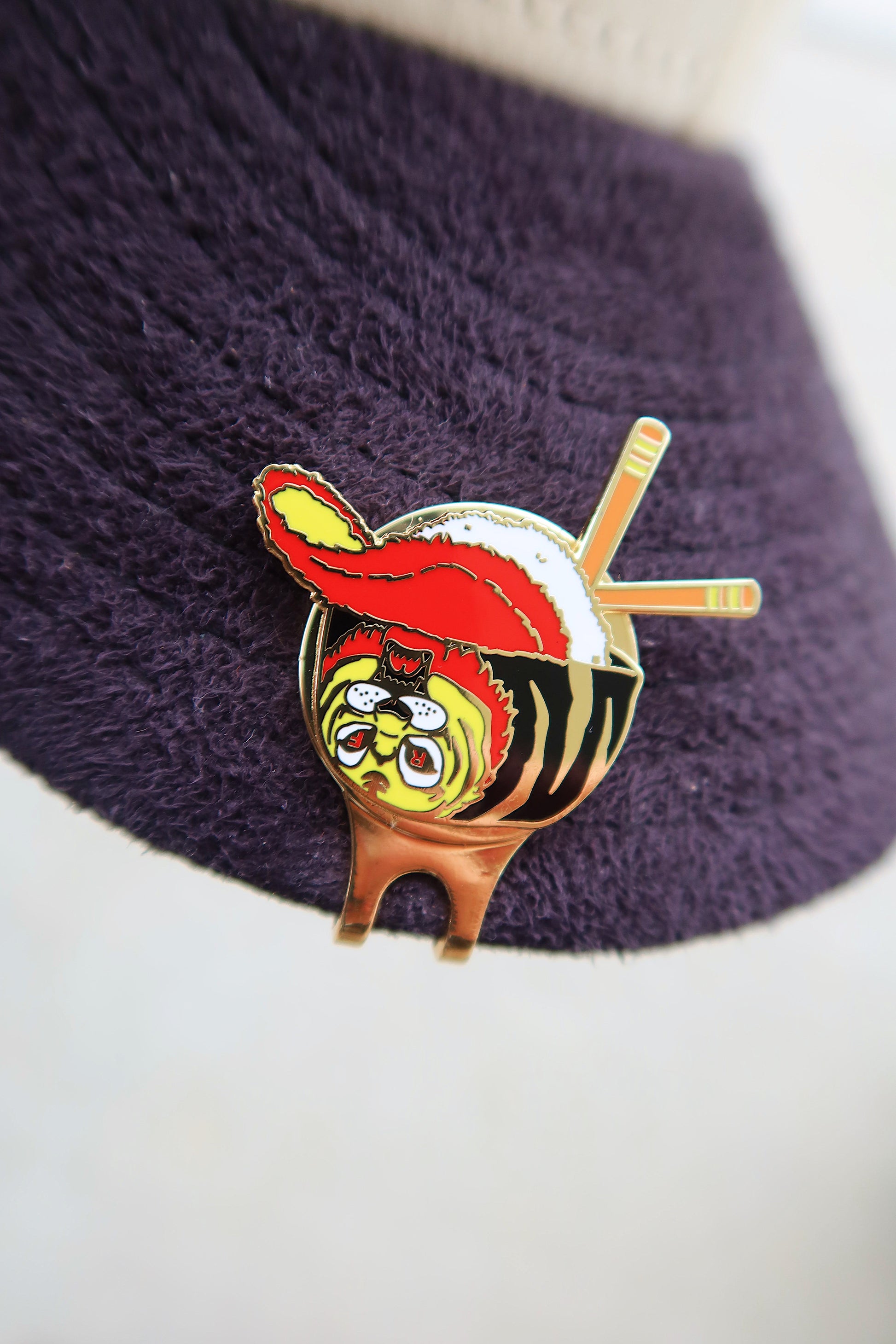 FIRE HOT TIGER HAT CLIP (SE)