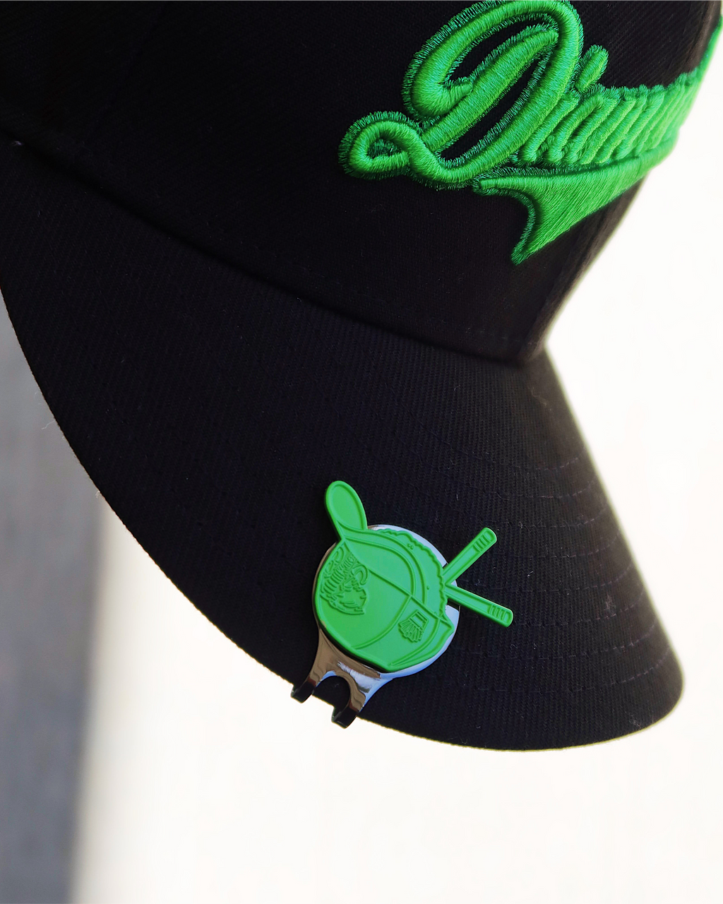 KIWI HAT CLIP