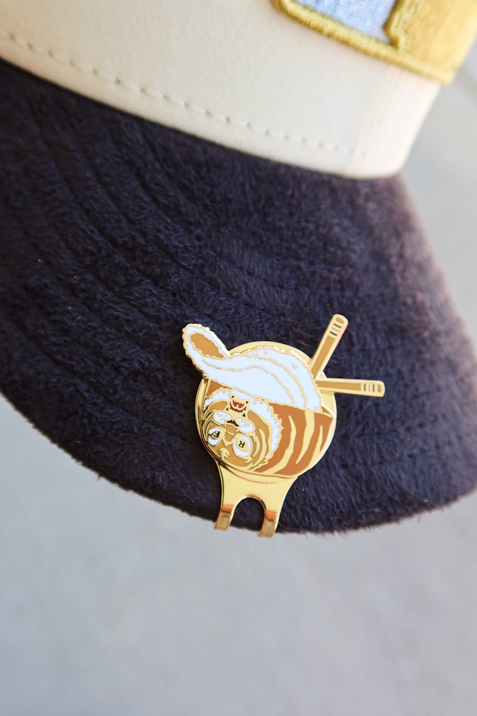 CLASSIC TIGER HAT CLIP