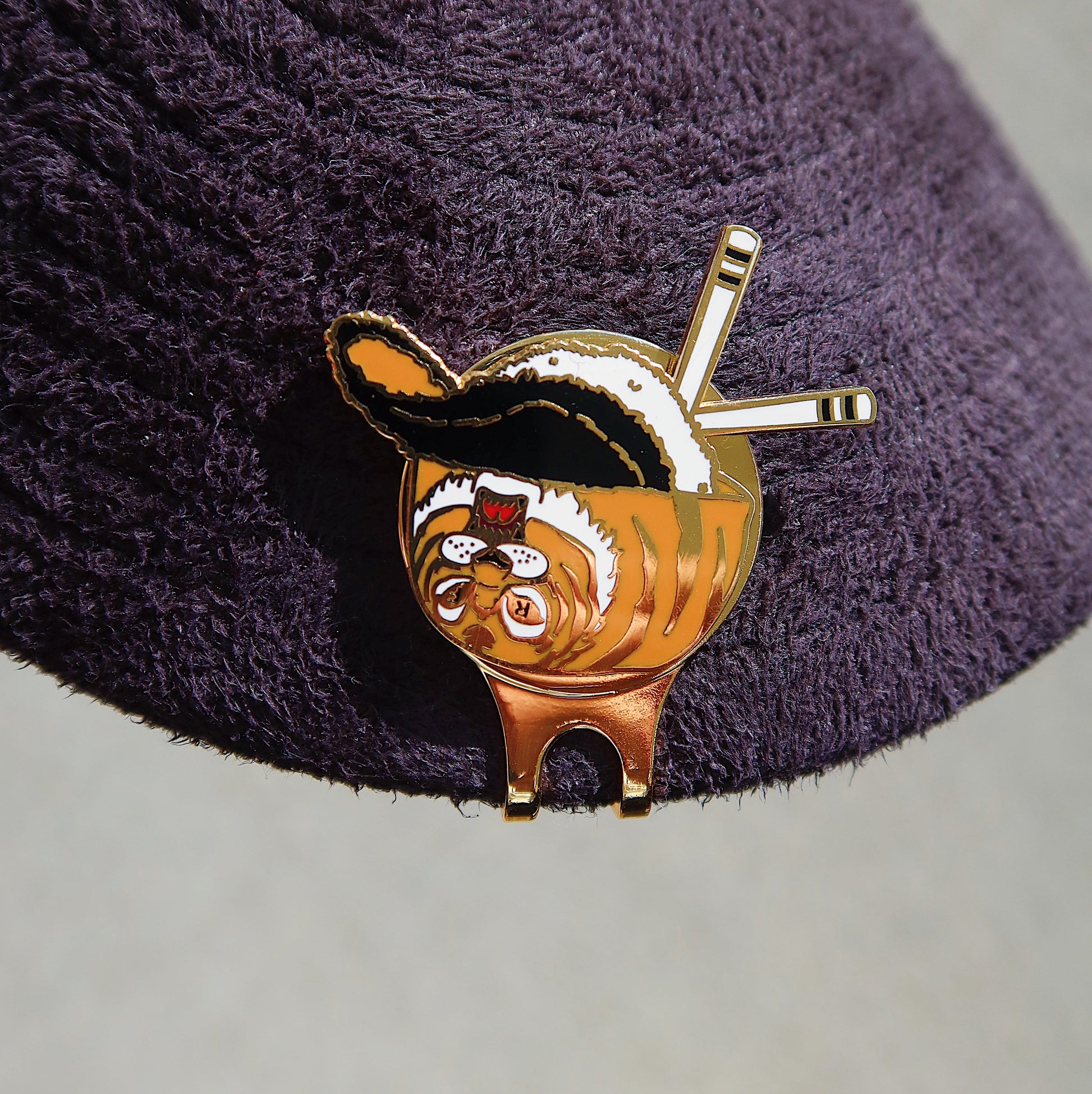 CLASSIC TIGER HAT CLIP