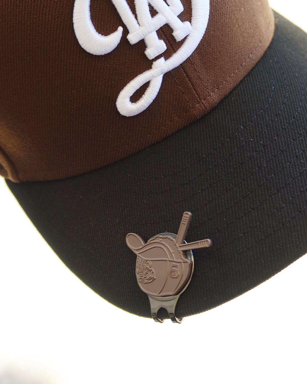 CHOCOLATE HAT CLIP